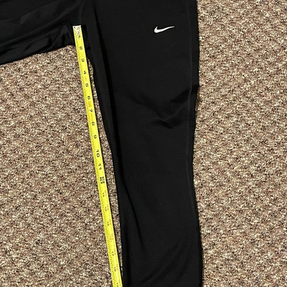 Women's Nike Compression Capri Leggings SIZE MED Dri Fit Run Fast Live Fearless. - Picture 11 of 12